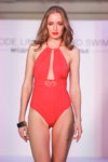 Modenschau von MODE LINGERIE AND SWIM MOSCOW — CPM SS18 (Looks: roter Badeanzug)