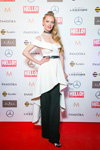 Elena Kuletskaya. Awards ceremony. Hello! (looks: white dress, black trousers)