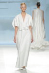 Показ Devota & Lomba — MBFW Madrid SS18 (наряды и образы: белое платье)