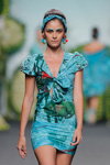 Francis Montesinos show — MBFW Madrid SS18 (looks: turquoise mini printed dress)