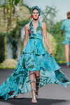 Lucía Lopez. Francis Montesinos show — MBFW Madrid SS18 (looks: turquoise dress)