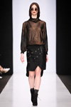 Pokaz Julia Dalakian — MBFWRussia fw17/18 (ubrania i obraz: spódnica czarna, pulower brązowy)