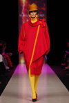 Slava Zaitsev show — MBFWRussia fw17/18 (looks: red coat, yellow tights, red pumps)