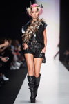 Yulia Kosyak show — MBFWRussia fw17/18 (looks: black leather leg warmers, black leather shorts)