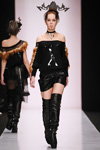 Yulia Kosyak show — MBFWRussia fw17/18 (looks: black leather leg warmers, black jumper)