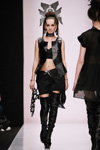 Yulia Kosyak show — MBFWRussia fw17/18 (looks: black leather leg warmers, black shorts, black vest)