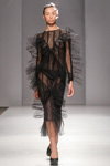 Nantina Dronchak. Yulia Fedetska show — Mercedes-Benz Kiev Fashion Days FW17/18 (looks: black pumps, blackcocktail dress)