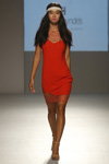 Показ Kathy Heyndels — Mercedes-Benz Kiev Fashion Days SS18 (наряды и образы: красное платье)