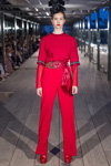 Показ Merel van Glabbeek — Mercedes-Benz Kiev Fashion Days SS18 (наряды и образы: красный костюм)
