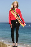 Victoria Selivanov. Finał — Miss Niemiec 2017 (ubrania i obraz: bluzka czerwona, spodnie czarne, półbuty czarne)