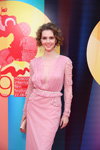 Лянка Грыу. Церемония закрытия — ММКФ 2017 (наряды и образы: розовое вечернее платье)