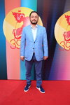 Closing ceremony — 39th MIFF (looks: sky blue checkered blazer, blue trousers)