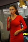 Вікторія Кіосе. Українки — учасниці конкурсів краси презентували наряди (наряди й образи: червона облягаюча сукня, кінський хвіст (зачіска))