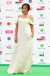 Nyusha. Ceremonia de apertura — Premio Muz-TV 2017 (looks: vestido de noche blanco)