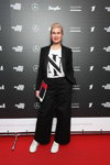 Goście — Riga Fashion Week AW17/18 (ubrania i obraz: spodnium czarne, top biały)