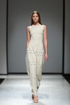 Pokaz Naira Khachatryan — Riga Fashion Week AW17/18 (ubrania i obraz: sukienka biała)