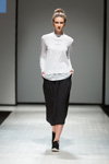 Pokaz Natālija Jansone — Riga Fashion Week AW17/18 (ubrania i obraz: pulower biały)
