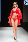 Показ білизни Orhideja Lingerie — Riga Fashion Week SS18 (наряди й образи: червоний бюстгальтер, червоні брифи)