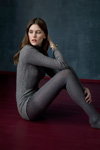Catalana. Fiore AW 17/18 campaign (looks: grey jumper, grey tights)