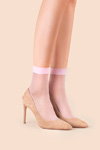 THE GIRL: панчохи, колготки та шкарпетки від Fiore (наряди й образи: рожеві прозорі шкарпетки, пісочні туфлі)