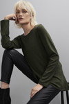 Лукбук Primark AW 2017/18 (наряди й образи: джемпер кольору хакі, чорні брюки, блонд (колір волосся))