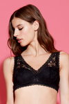 Tezenis AW 17 lingerie lookbook (looks: black guipure bra)
