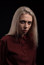 Интервью с участницей самого первого сезона шоу "Супермодель по-украински" (наряды и образы: бордовая блуза; персона: Дарина Табачник)