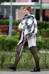 Уличная мода Гомеля. Холодный май (наряды и образы: чёрные колготки, чёрные туфли, чёрная юбка мини)