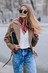 Уличная мода. 03/2017 — MBFWRussia fw17/18 (наряды и образы: жакет цвета кофе с молоком, белая блуза, голубые джинсы, солнцезащитные очки)