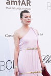 Milla Jovovich. Invitados de amfAR Gala Cannes 2018