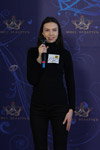 Casting "Miss Białorusi 2018" (ubrania i obraz: golf czarna, jeansy czarne)