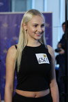 Casting "Miss Białorusi 2018" (ubrania i obraz: blond (kolor włosów), top czarny)