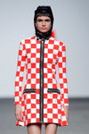 Maria Escoté show — MBFW Madrid FW18/19 (looks: checkered red and white coat with zipper)
