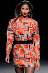 Келиана Сантос. Показ THE 2ND SKIN CO. — MBFW Madrid FW18/19 (наряды и образы: разноцветное платье мини, чёрные колготки)