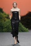Pokaz THE 2ND SKIN CO. — MBFW Madrid SS19 (ubrania i obraz: suknia wieczorowa czarna)