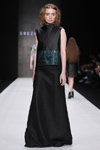 Pokaz SNEZHANA.NYC — MBFWRussia FW18/19 (ubrania i obraz: suknia wieczorowa czarna)
