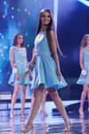 Wiktoryja Drałowa. Finał "Miss Białorusi 2018": pierwsza prezentacja (ubrania i obraz: sukienka błękitna)