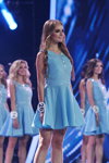 Kryscina Buraczonak. Finał "Miss Białorusi 2018": pierwsza prezentacja (ubrania i obraz: sukienka błękitna)