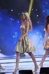 Margaryta Martynawa. Finał "Miss Białorusi 2018": pierwsza prezentacja (ubrania i obraz: sukienka złota)