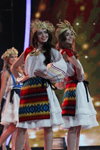 Maryja Wasilewicz i Ksienija Wiasielskaja. Finał "Miss Białorusi 2018": prezentacja w lnianych kostiumach