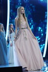 Ksienija Asawickaja. Pokaz w sukniach wieczorowych — Miss Białorusi 2018