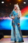 Miss Blonde Ukraine 2018 (looks: vestido de noche azul claro)