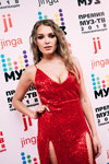 Guzel Hasanova. Opening ceremony — Muz-TV Music Awards 2018. Transformation (looks: rednecklineevening dress with slit)