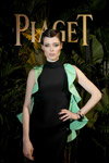 Coco Rocha. Ryan Reynolds i Doutzen Kroes przedstawiłi nową kampanię dla marki Piaget — SIHH 2018 (ubrania i obraz: suknia wieczorowa czarna)