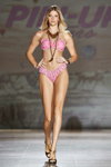 Bademoden-Modenschau von Pin-Up Stars — Milan Fashion Week SS2019 (Looks: rosaner Bikini)