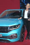 Кара Делевинь и новый внедорожник Volkswagen T-Cross
