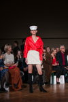Desfile de Nonameatelier — Riga Fashion Week SS19 (looks: americana roja, falda blanca corta, botas negras)