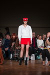 Показ Nonameatelier — Riga Fashion Week SS19 (наряди й образи: біла шкіряна косуха, червона спідниця міні, чорні напівчоботи)