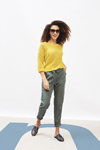 Lookbook Brantano SS18 (ubrania i obraz: pulower żółty)