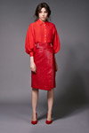 Лукбук Debenhams AW17 (наряди й образи: червона блуза, червона спідниця із запахом, червоні туфлі)